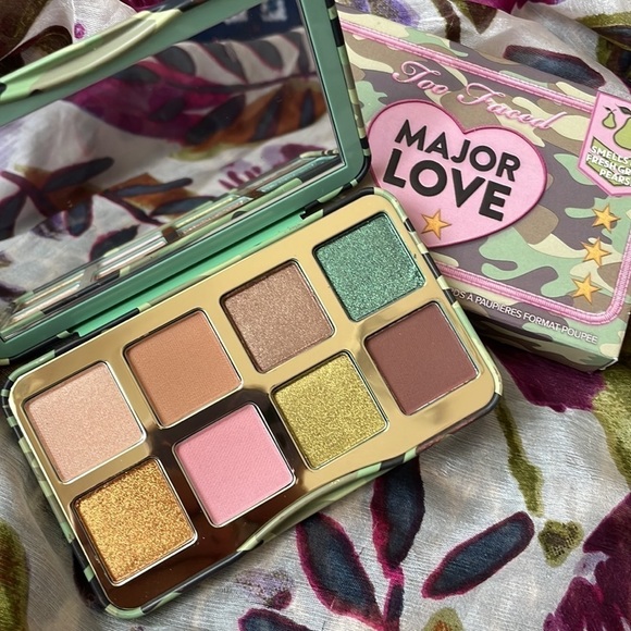 Brand New Too Faced Eye Shadow Set of Three Chocolate Bar Let’s Play Major Love - Picture 14 of 16